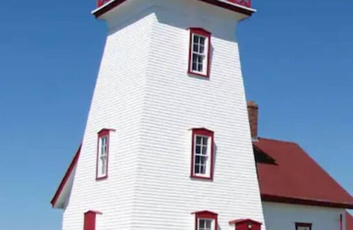 Wood Islands Cottage | Five-minute walk to the sandy beach: Starfish Cottage awaits.