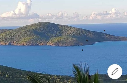 Estate Saint Joseph and Rosendal Apartment | Five Minutes Drive down to Magens Bay Beach, 1 with WIFI