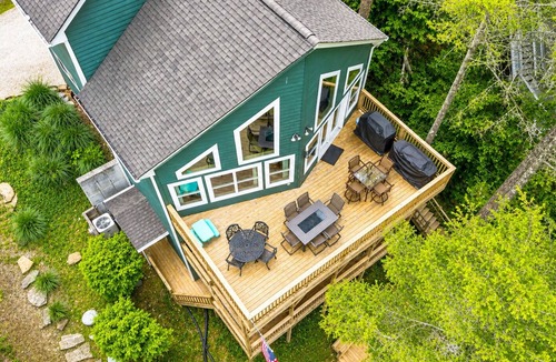 Lakeside Estates House | "Five O'Clock Somewhere" ✬ No Wake Cove ✬ Sleeps 22 ✬ Dbl Deck Dock with/Slide