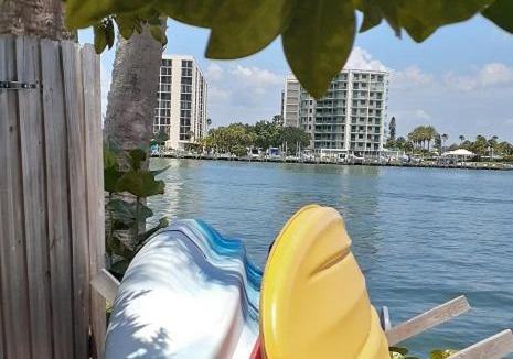 Bay Esplanade House | Five Palms Suite 102 - Daily - Weekly - Monthly