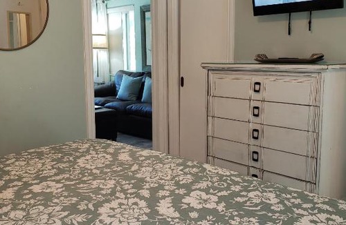 Bay Esplanade House | Five Palms Suite 108 - Daily - Weekly - Monthly