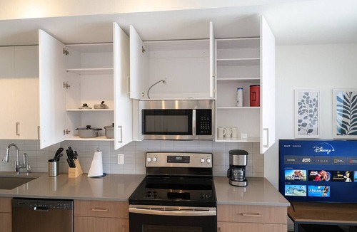 Five Points South Apartment | Five Points South | Spacious 2BR w/2 Queens D5