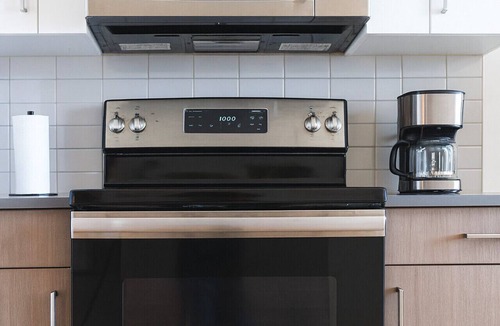 Five Points South Apartment | Five Points South | Spacious 2BR w/2 Queens D5