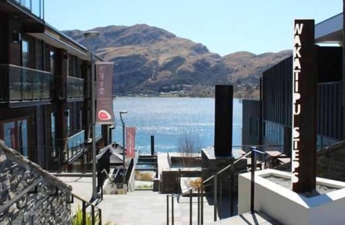 Kelvin Heights Apartment | Five Star Luxury Kawarau Penthouse!