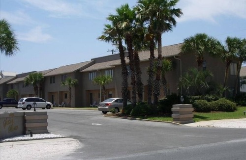 Sugar Beach House | FIVE STAR NAVARRE BEACH CONDO WHERE CONVENIENCE MEETS LUXURY