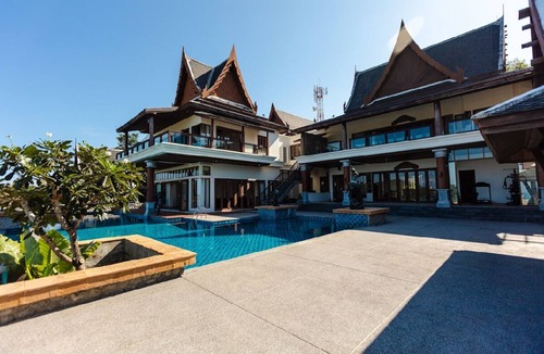 Talat Nuea House | Five-Star Retreat: A Luxe Escape in Phuket.