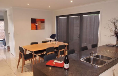 South Launceston House | Five55 Launceston, Free wifi!