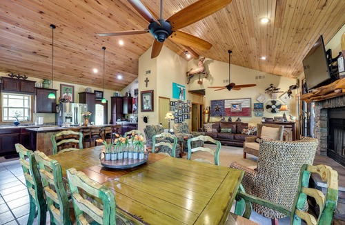 Caddo Gap Cabin | Flag Hole Riverfront Cabin Near Local Attractions!