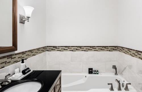 Historic District Hotel | Flag House Inn