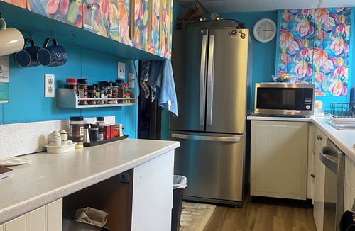 Victoria Bed & Breakfast | "Flagship 1" Live-Aboard BNB: Paddle Boards, Kayaks, Crabbing, and More