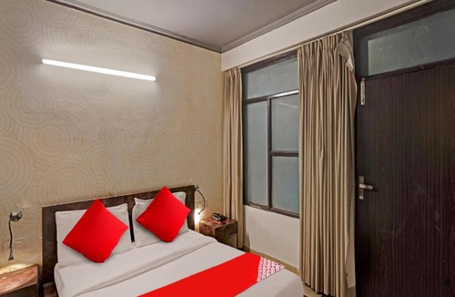 Sector 27 Hotel | Flagship Hotel City Link By Ratiram Palace