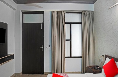 Sector 27 Hotel | Flagship Hotel City Link By Ratiram Palace