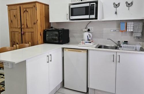 Jeffreys Bay Apartment | Flamebreeze Corner @ Supertubes Jeffreys Bay