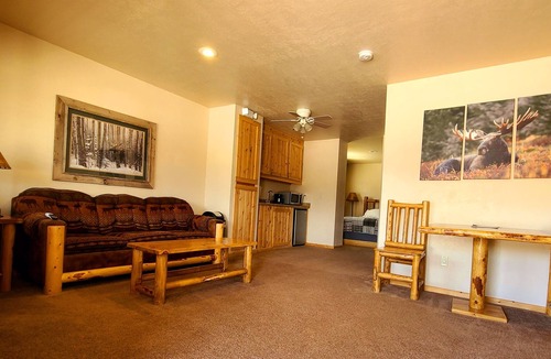 Manila Hotel | Flaming Gorge Hideout