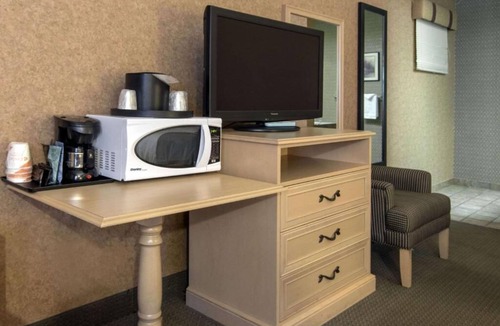 Medicine Hat Hotel | Flamingo Hotel