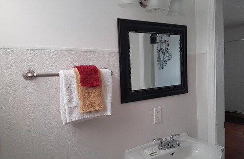 Cranbrook Hotel | Flamingo Motel