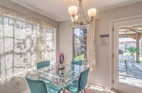 Barker House | Flamingo Pool Oasis 45 min WC Stadium Sleeps 12