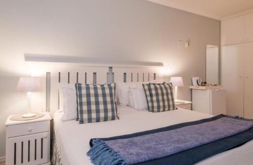 Umhlanga Bed & Breakfast | Flamingo Rocks