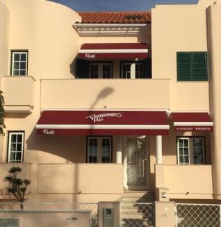 Palhais Hostel | flamingos rio