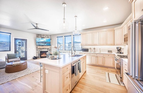 Park City Condo | *Flash Sale* Still Need 4th of July Plans?