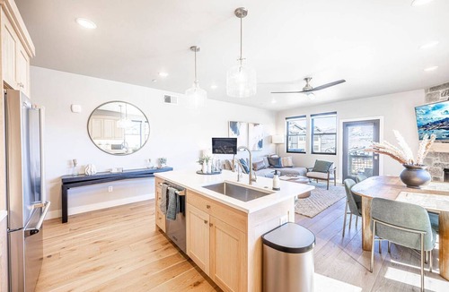 Park City Condo | *Flash Sale* Still Need 4th of July Plans?