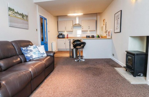 Arnside Apartment | Flat 2, Dorstan