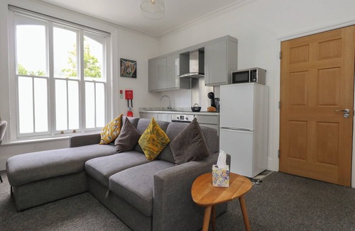 Bournemouth City Centre Cottage | FLAT 2 - STUDLAND, romantic, country holiday cottage in Bournemouth