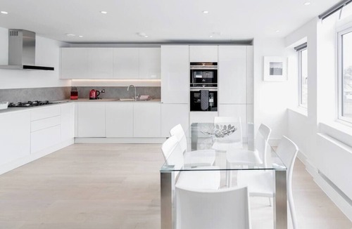 Ealing Common Apartment | Flat 33 Walpole Court - 2 bedroom apartment