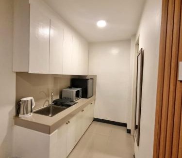 Las Pinas Hotel | Flat 35, Unit 1C