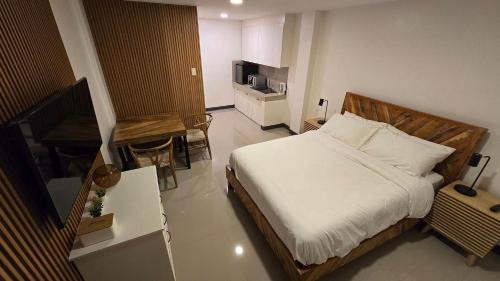 Las Pinas Apartment | Flat 35, Unit 1F