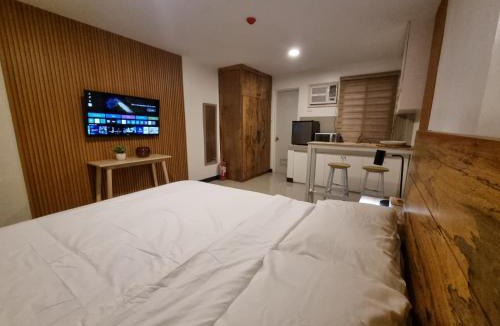 Las Pinas Apartment | Flat 35, Unit F