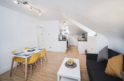 Canterbury Apartment | Flat 5 - 61 Old Dover Road