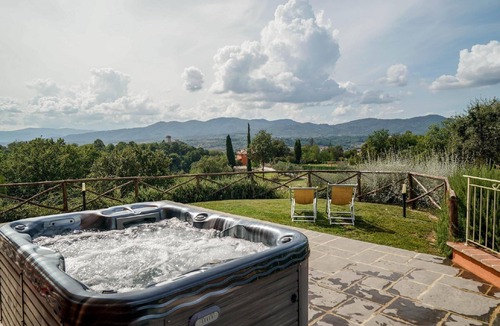 Reggello House | flat 'Barn T4 rota' with swimming pool