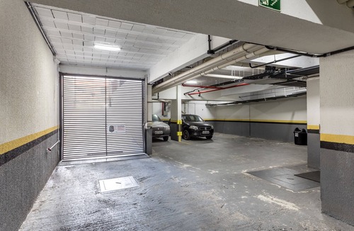 Reboucas Apartment | Flat completo com garagem, 2 camas de casal, perto do Centro e Jd Bot, PUC