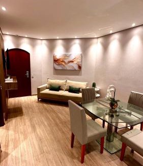 Gonzaga Hotel | Flat Cosmopolitan Praia no Gonzaga com Varanda - Estacionamento Incluso