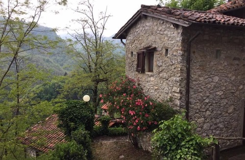 Vergemoli Apartment | Flat 'Huts 3' with water view
