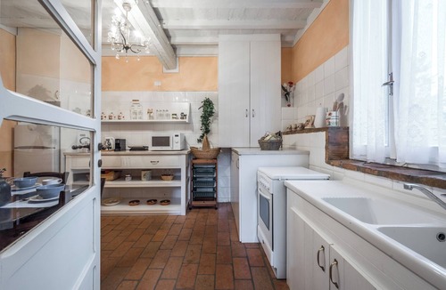 Vignola Apartment | Flat in a sixteenth century villa with swimming pool and private park