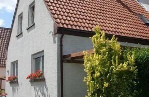 Abenheim Apartment | Flat in Abenheim with barbecue and terrace