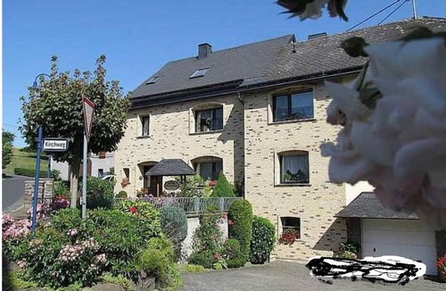 Bereborn Apartment | Flat in Bereborn with terrace and garden