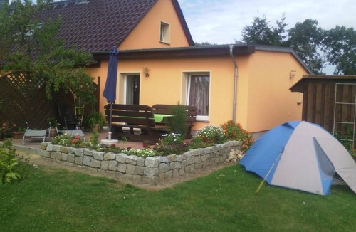 Buchenhain Apartment | Flat in Buchenhain with large garden
