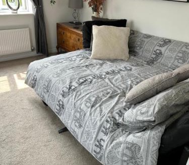 Filton Apartment | Flat in Filton Mod Rolls Royce gkn
