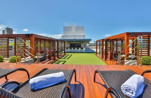 Tambau Apartment | Flat in Hotel 8th Floor and Sea View 95m from the Waterfront