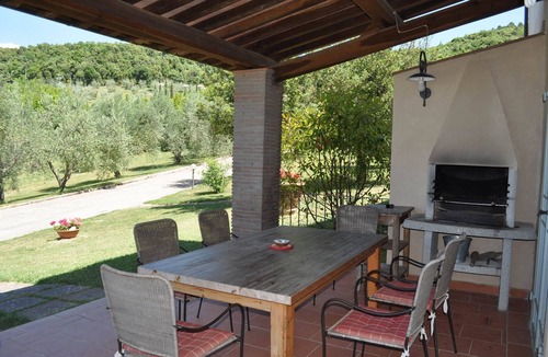 Iano Apartment | Flat in Iano,covered terrace, A/C, village walking distance,Wi-Fi,pool, sleeps 6