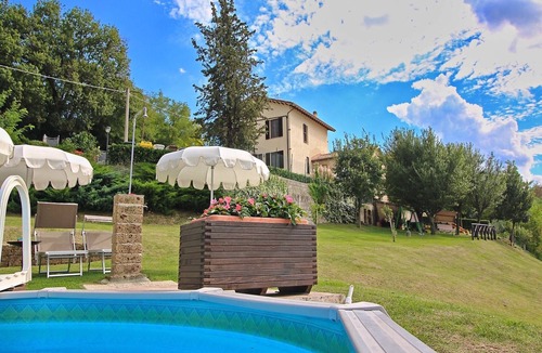Arcevia Apartment | Flat in Piticchio with Scenic Views & Pool