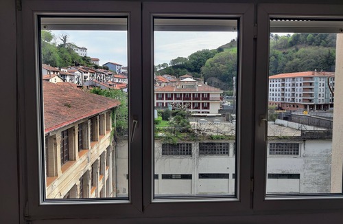 Ondarroa Condo | FLAT in the CENTER OF ONDARROA, fishing village, with WIFI 600MB, without slopes.