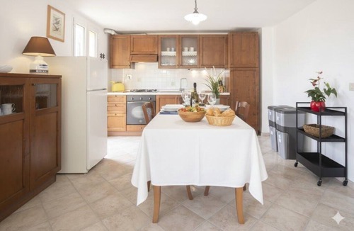 Poggi Apartment | Flat in villa with garden | Ap29