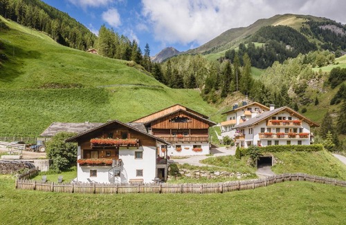 Lappago Apartment | Flat "Bauernwohnung" with mountain view