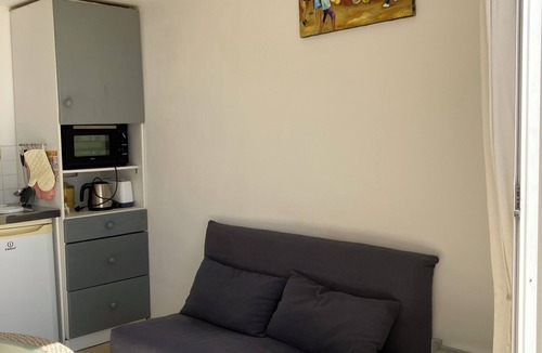 Les Issambres Apartment | flat next to a new house-beautiful view over the sea-air conditioned