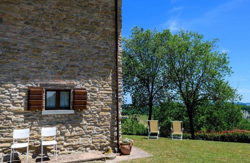 SantʼAngelo in Vado House | Flat on a farm with swimming pool and many activities