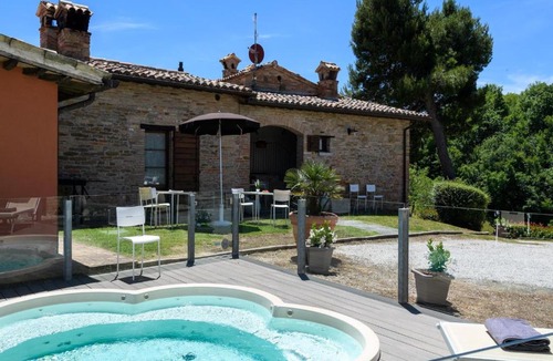 SantʼAngelo in Vado House | Flat on a farm with swimming pool and many activities